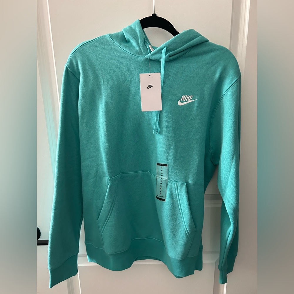 Men’s Nike sweatshirt. New never worn